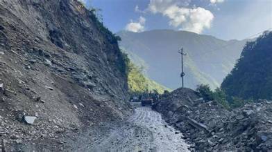 पृथ्वी राजमार्ग अवरुद्ध