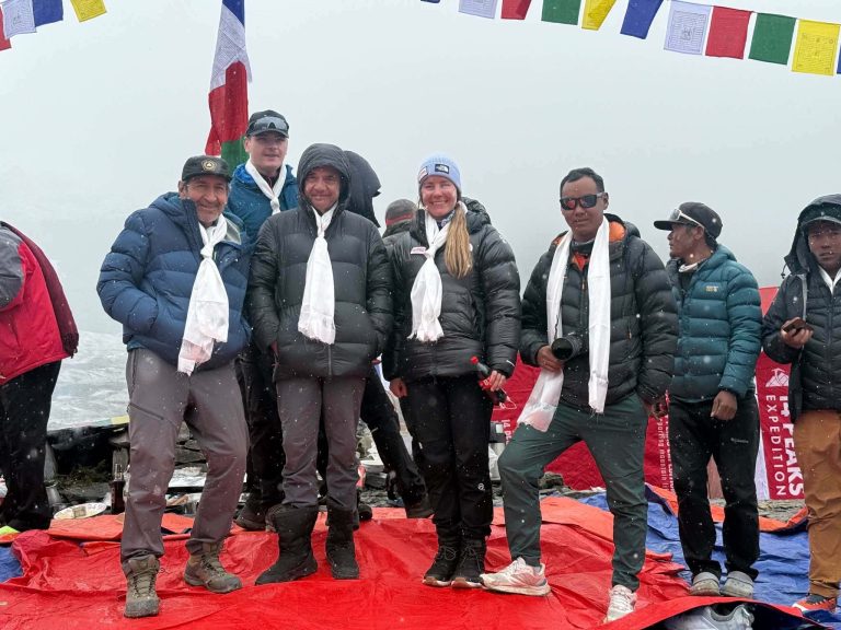 धवलागिरि हिमाल आरोहण टोली