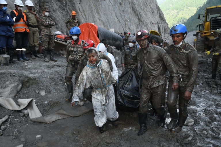 army with dead body3
