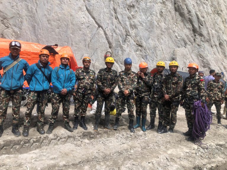 ‘बाँचे देशकै सेवा गर्छु, मरे देशकै लागि मर्छु ।’
